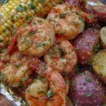 Cajun shrimp and sausage foil packets - featured image