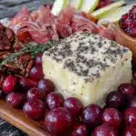 best thanksgiving charcuterie board with fall fruits - featured image